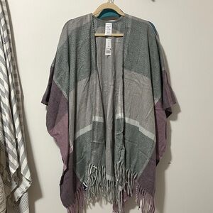 Woolrich Gray Chevron‎ Pattern Poncho